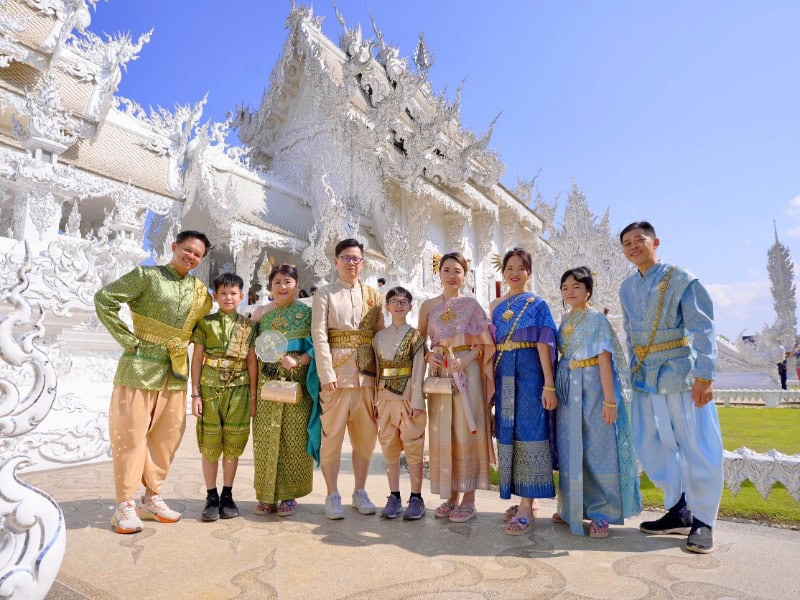 thai costume experience 5