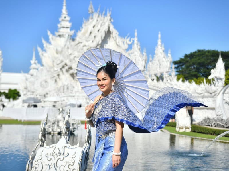thai costume experience 6